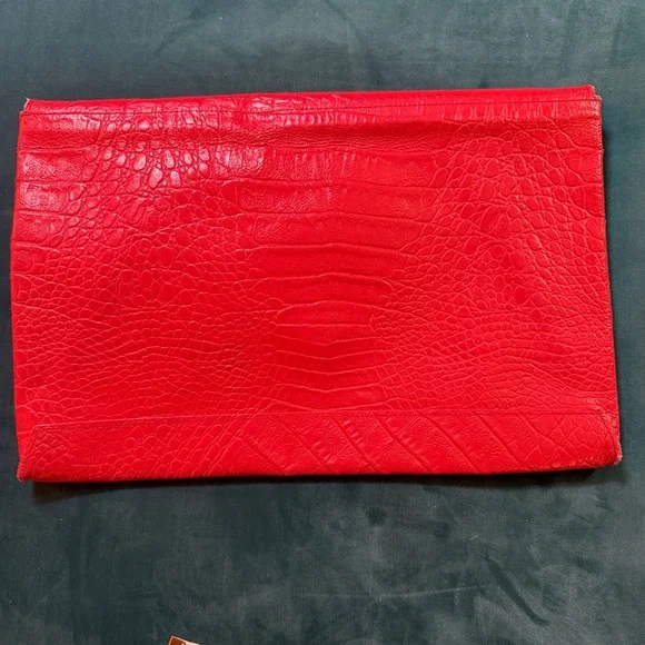 Vintage Valentino Red Embossed Leather Envelope Clutch Laptop Sleeve 14 Bag